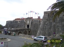 100_3099_med